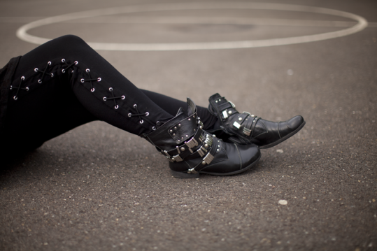 anfibi biker donna e leggings laceup anfibi biker donna e leggings laceup