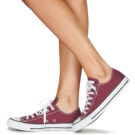 Converse Baskets basses CHUCK TAYLOR ALL STAR CORE OX rouges pour femmes - Pointure 8