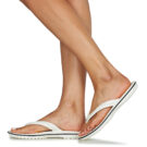 Crocs CROCBAND FLIP Tongs blanches pour femmes - Taille 5
