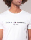 T-shirt Tommy Hilfiger TOMMY FLAG HILFIGER TEE Bianco T-shirt maniche corte Uomo - 6