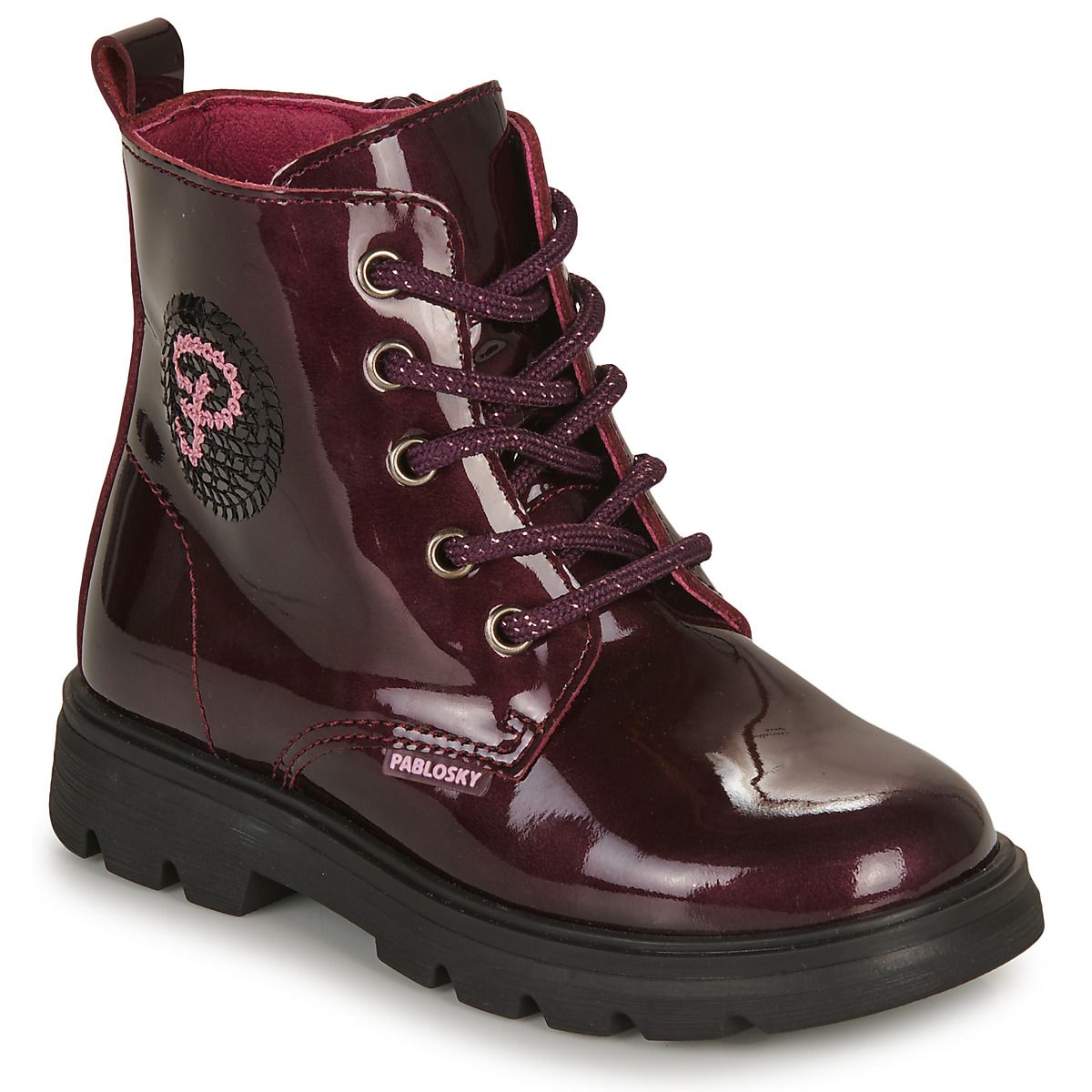 Stivaletti Pablosky per bambina in colore bordeaux, modello 425499-J, ideali per la stagione autunnale. Comfort e stile per le piccole, con suola antiscivolo e design alla moda. Perfetti per completare ogni outfit, garantendo protezione e comodità. Disponibili ora per ottimizzare il guardaroba delle ragazze.