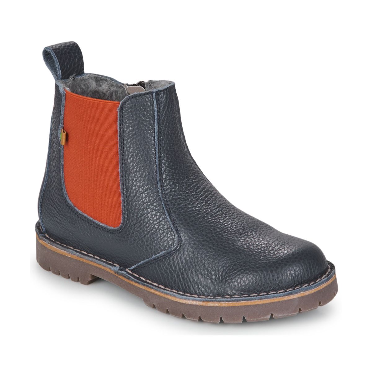 Stivaletti bambina ragazza El Naturalista Denali Blu realizzati in pelle di alta qualità, perfetti per il comfort e lo stile dei più piccoli. Design elegante e versatile, ideali per ogni occasione. Scarpe resistenti e durevoli, progettate per accompagnare le avventure quotidiane. Acquista ora i tuoi El Naturalista Stivaletti Denali Blu per un look alla moda!