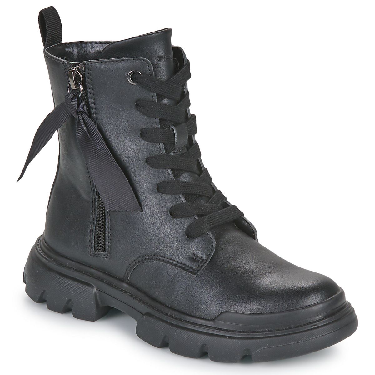 Stivaletti bambina ragazza Geox J JUNETTE GIRL G di colore nero, realizzati in materiali di alta qualità per garantire comfort e stile. Ideali per ogni occasione, questi stivaletti offrono una vestibilità perfetta e una suola antiscivolo, perfetti per le piccole esploratrici. Acquista ora gli stivaletti Geox J JUNETTE GIRL G per un look alla moda e pratico.