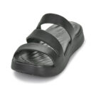 Pantuflas Crocs Getaway con tiras negras para mujer - 3