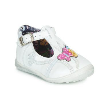 Ballerine bambina ragazza Catimini SOLEIL Bianco, eleganti e comode, perfette per ogni occasione. Le scarpe estive in bianco sono ideali per outfit casual e cerimonie, realizzate con materiali di alta qualità per garantire comfort e durata. Acquista online il modello Catimini SOLEIL per dare un tocco di stile al guardaroba della tua bambina.