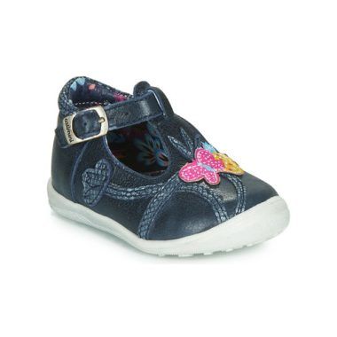 Ballerine Catimini per bambina ragazza modello SOLEIL in color blu. Scarpe eleganti e comode, perfette per occasioni speciali o per l'uso quotidiano. Design alla moda e materiali di alta qualità per garantire comfort e stile. Ideali per completare un outfit chic, queste ballerine sono un must-have per ogni guardaroba femminile. Perfette anche come regalo per una giovane fashionista.
