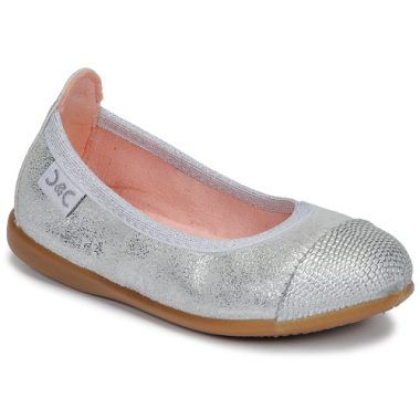 Ballerine bambina ragazza Citrouille et Compagnie JARAMIL in argento, eleganti e comode, perfette per ogni occasione. Scarpe di qualità per le più piccole, ideali per compleanni, feste e uscite speciali. Scegli le ballerine argento Citrouille et Compagnie per un tocco di stile e comfort.