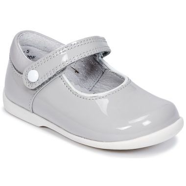 Ballerine bambina ragazza Start Rite NANCY Grigio, eleganti e comode, ideali per ogni occasione. Perfette per la scuola e il tempo libero, queste scarpe da balletto offrono un design sofisticato e un comfort ottimale. Realizzate con materiali di alta qualità, le ballerine Start Rite sono un must-have nel guardaroba delle più giovani. Scegli la qualità e lo stile con le ballerine NANCY Grigio di Start Rite, perfette per ogni outfit!