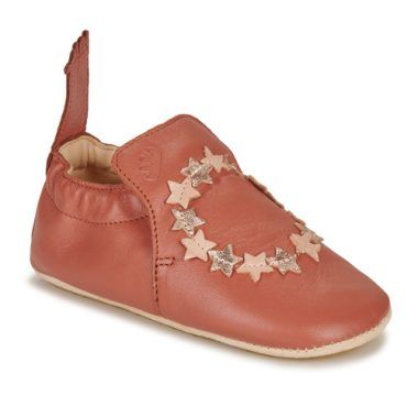 Ballerine ragazzo Easy Peasy MY BLUBLU COURONNE ETOILE Rosa, eleganti e comode, perfette per ogni occasione. Realizzate con materiali di alta qualità, queste ballerine offrono stile e comfort per i più piccoli. Ideali per la primavera e l'estate, questi modelli assicurano un look trendsetter per i tuoi bambini. Acquista ora le Easy Peasy Ballerine ragazzo MY BLUBLU COURONNE ETOILE Rosa per un'ottima esperienza di moda.