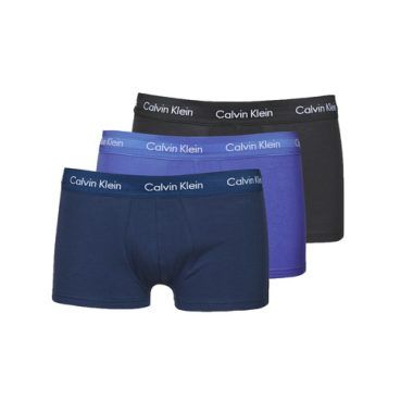 Boxer uomo Calvin Klein Jeans RISE TRUNK X3 Blu, elegante e confortevole. Realizzati in cotone morbido, questi boxer offrono una vestibilità perfetta e un design moderno. Ideali per un uso quotidiano, assicurano stile e comodità. Disponibili in blue, sono un must-have nel tuo guardaroba. Acquista ora i boxer Calvin Klein Jeans per un look sporty-chic!