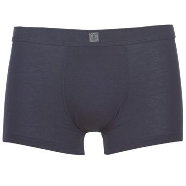 Boxer uomo Mariner JEAN HENRI blu, realizzati in cotone morbido e traspirante, perfetti per un comfort quotidiano. Design elegante e moderno, ideale per l'uso quotidiano o per un look casual. Disponibili in diverse taglie, questi boxer offrono una vestibilità perfetta e una sensazione di freschezza. Aggiungi stile al tuo guardaroba intimo con i boxer Mariner JEAN HENRI blu, un must-have per ogni uomo.