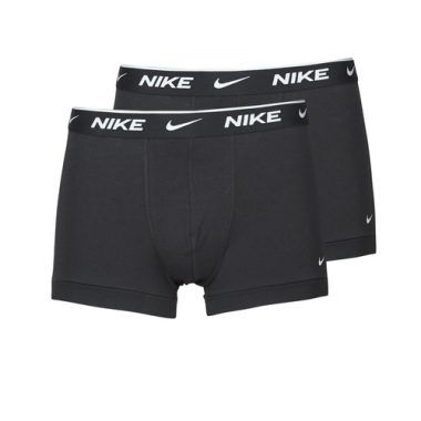 Boxer Uomo Nike EVERYDAY COTTON STRETCH X2 Nero, realizzati in cotone morbido e elastico per un comfort ottimale. Ideali per l'uso quotidiano, questi boxer offrono supporto e libertà di movimento. Design moderno e elegante, perfetti per ogni occasione. Acquista ora i tuoi Nike EVERYDAY COTTON STRETCH X2 Nero e scopri la combinazione perfetta di stile e comfort.