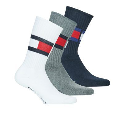 Calze sportive Tommy Hilfiger SOCK X3 multicolore per uomo, progettate per offrire comfort e stile durante l'attività fisica. Perfette per ogni tipo di sport, queste calze uniscono la qualità del marchio Tommy Hilfiger a un design moderno e accattivante. Acquista ora le calze sportive uomo SOCK X3 per un look sportivo e chic.