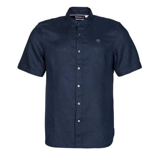 Camicia a maniche corte Uomo Timberland SS Mill River Linen Shirt Slim Marine, realizzata in lino di alta qualità, ideale per l'estate. Design elegante e comfort ottimale, perfetta per outfit casual e occasioni speciali. Acquista ora la vestibilità slim della camicia Timberland per un look fresco e raffinato.