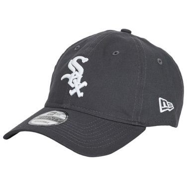 Cappellino uomo New Era LEAGUE ESS 9TWENTY CHICAGO WHITE SOX Grigio, un accessorio di moda perfetto per gli appassionati di baseball e gli amanti dello streetwear. Questo cappellino grigio con logo dei Chicago White Sox offre uno stile casual e versatile, ideale per completare ogni outfit. Realizzato con materiali di alta qualità, garantisce comfort e durata nel tempo. Aggiungi il New Era LEAGUE ESS 9TWENTY CHICAGO WHITE SOX alla tua collezione di cappellini per un look trendy e originale.