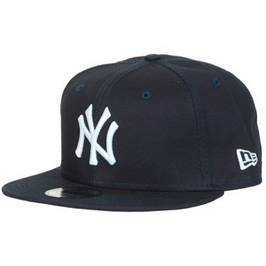 Cappellino uomo New Era MLB 9FIFTY NEW YORK YANKEES OTC blu, ideale per gli appassionati di baseball. Design elegante e alla moda, con logo New York Yankees ricamato. Perfetto per completare qualsiasi outfit casual e mostrare il tuo supporto alla squadra. Acquista ora il cappellino New Era per un look sportivo e trendy.