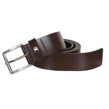 Cintura uomo BOSS Ther-Flag-E_Sz35 marrone in pelle di alta qualità, design elegante e raffinato, ideale per completare look formali e casual. Perfetta come accessorio di moda per uomini, aggiungendo un tocco di stile e sofisticazione. Disponibile nel colore marrone, questa cintura è l'accessorio must-have per ogni guardaroba maschile.