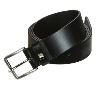 Cintura Uomo BOSS Ther-Flag-E_Sz35 Nero: elegante cintura in pelle nera per uomo, ideale per completare il look formale e casual. Design sofisticato con logo BOSS, perfetta per ogni occasione. Acquista ora per aggiungere un tocco di stile al tuo guardaroba.