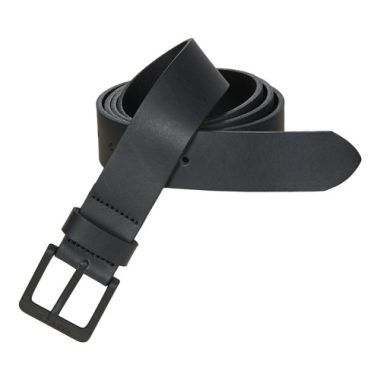 Cintura Uomo Levis Free Metal Nero, elegante e resistente, perfetta per completare il tuo look. Realizzata con materiali di alta qualità, questa cintura offre una chiusura sicura e un design versatile adatto a qualsiasi occasione. Ideale per chi cerca stile e confort, è un must-have per ogni guardaroba. Scopri la qualità Levis con la Cintura Free Metal Nero.