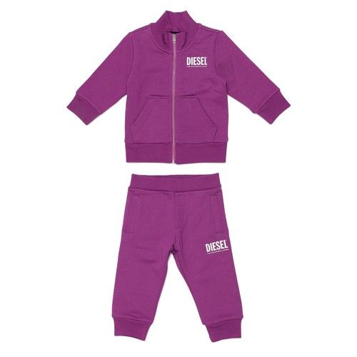 Completo ragazzo Diesel SONNY in rosa, elegante e alla moda. Perfetto per occasioni speciali e quotidiane. Realizzato in materiali di alta qualità per garantire comfort e stile. Ideale per ragazzi che vogliono distinguersi con un look trendy. Disponibile in diverse taglie, questo outfit è un must-have per la stagione. Acquista ora il completino Diesel per un look unico!
