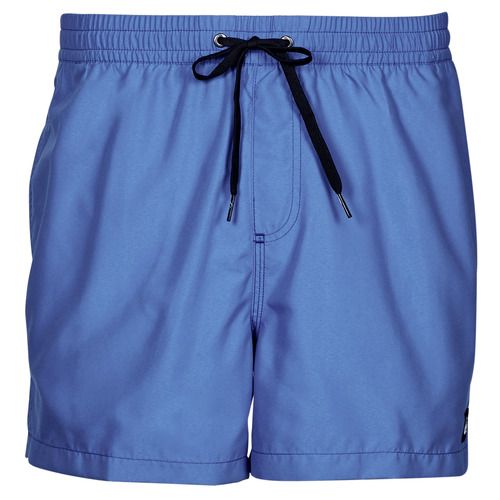 Costume/bahama da spiaggia uomo Quiksilver EVERYDAY VOLLEY 15 in blu, ideale per l'estate e le vacanze al mare. Realizzato con materiali leggeri e resistenti, questo bermuda offre comfort e stile. Perfetto per gli amanti del surf e delle attività acquatiche, un must-have per il tuo guardaroba estivo.