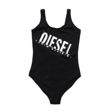 Costume intero ragazza Diesel MIELL Nero, elegante e trendy, perfetto per l'estate. Realizzato con materiali di alta qualità, offre comfort e stile in piscina o al mare. Scopri il design accattivante e la vestibilità impeccabile, ideale per le giovani fashioniste. Acquista ora il costume intero Diesel MIELL ed esprimi la tua personalità con classe!