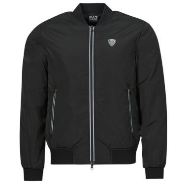 Giubbotto Uomo Emporio Armani EA7 PREMIUM SHIELD BOMBER JKT Nero, elegante e resistente, ideale per look casual e sportivi. Scopri il comfort e lo stile distintivo di Emporio Armani con questo bomber di alta qualità. Perfetto per ogni stagione, è un must-have per gli amanti della moda maschile. Acquista ora il tuo giubbotto Emporio Armani EA7!