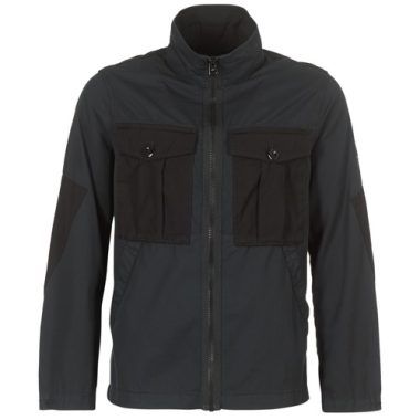 Giubbotto uomo G-Star Raw TYPE C UTILITY PM OVERSHIRT in colore nero, veste elegante e casual. Realizzato con materiali di alta qualità, questo giubbotto è ideale per ogni occasione. Scopri il comfort e lo stile distintivo di G-Star Raw, perfetto per l'autunno e l'inverno. Aggiungi un tocco di moda al tuo guardaroba con il giubbotto G-Star Raw TYPE C UTILITY PM OVERSHIRT nero, un must-have per gli amanti dello streetwear e delle tendenze contemporanee.