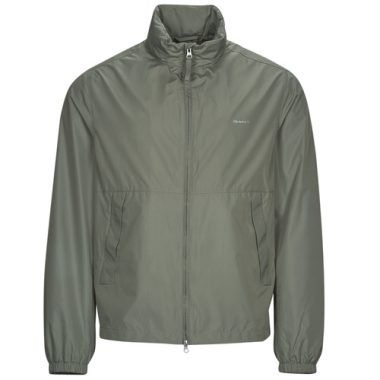 Giubbotto Gant LIGHT WINDSHIELDER Kaki per uomo, perfetto per la stagione primaverile. Realizzato in materiale leggero e resistente al vento, questo giubbotto combina stile e funzionalità. Ideale per abbinamenti casual e outdoor, è un must-have per gli amanti della moda maschile. Disponibile ora nei migliori negozi di abbigliamento e online.