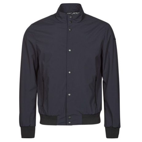 Giubbotto uomo Geox MOONER Blu, elegante e versatile, ideale per ogni occasione. Realizzato con materiali di alta qualità, offre comfort e stile. Scopri il perfetto equilibrio tra moda e funzionalità con il Giubbotto Geox MOONER, un must-have per l'abbigliamento maschile. Visita il nostro store online per acquistare il tuo Giubbotti Uomo preferito!