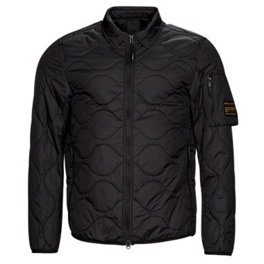 Giubbotto uomo Replay M8271 nero, elegante e alla moda, ideale per look casual e urban. Realizzato con materiali di alta qualità, questo giubbotto offre comfort e stile, perfetto per la stagione autunnale e invernale. Scopri il tuo nuovo must-have tra i giubbotti uomo.