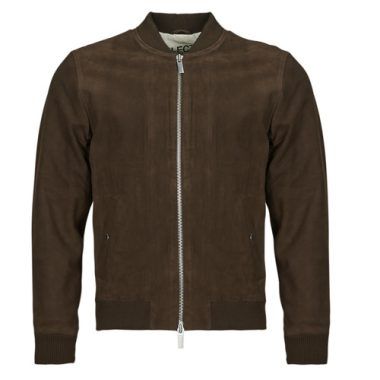 Giubbotto uomo Selected SLHARCHIVE BOMBER SUEDE JKT NOOS Marrone, un design elegante e moderno in suede. Perfetto per look casual e raffinati, ideale per la stagione autunnale e invernale. Scopri il comfort e lo stile con questo giubbotto di alta qualità, un must-have nel guardaroba maschile per ogni occasione. Giubbotti Uomo di tendenza.