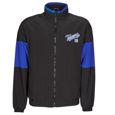 Giubbotti Uomo Tommy Jeans TJM FLEECE LINED TRACK JACKET Nero, elegante e pratico, perfetto per ogni stagione. Realizzato con materiali di alta qualità, questo giubbotto offre comfort e stile. Ideale per un look casual e versatile, adatto a ogni occasione. Scegli la qualità e il design di Tommy Jeans per il tuo guardaroba.