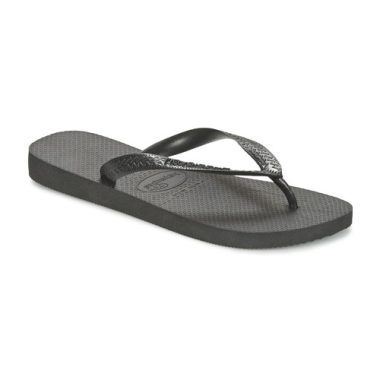 Infradito Havaianas TOP Nero per uomo, eleganti e comodi, ideali per l'estate. Realizzati in gomma di alta qualità, questi sandaletti garantiscono durata e comfort. Perfetti per la spiaggia o per passeggiate informali, le infradito Havaianas sono un must-have per ogni guardaroba estivo. Acquista ora il tuo paio di Havaianas TOP Nero e vivi un'estate all'insegna dello stile e della praticità!