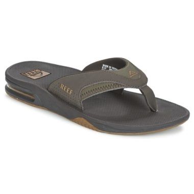 Infradito uomo Reef FANNING marrone, un modello elegante e confortevole ideale per l'estate. Realizzate con materiali di alta qualità, queste infradito offrono supporto e resistenza, perfette per il tempo libero e la spiaggia. Acquista ora le Reef FANNING marrone, il compagno perfetto per le tue avventure estive.