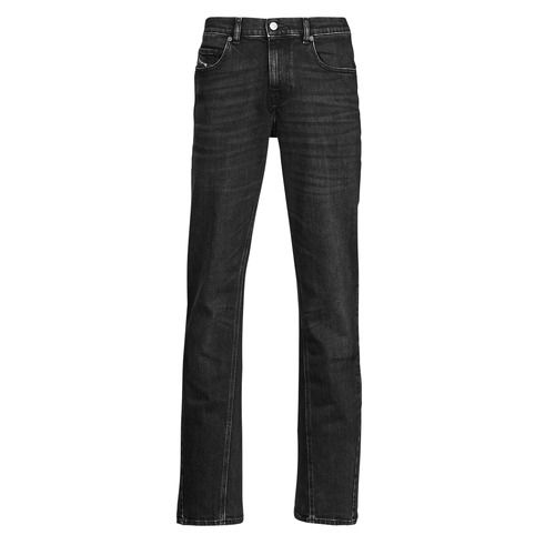 Jeans Bootcut Uomo Diesel 2021 in Grigio, modelli alla moda, vestibilità comoda e stile contemporaneo, ottimi per casual e occasioni informali. Acquista ora i Jeans Diesel per un look unico e moderno.