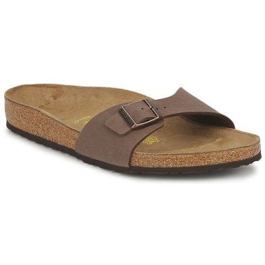 Ciabatta donna Birkenstock MADRID in marrone, caratterizzata da un design elegante e comfort eccellente, ideale per uso quotidiano. Realizzata con materiali di alta qualità, questa ciabatta è perfetta per chi cerca stile e benessere. Perfetta per ogni occasione, dal tempo libero al relax a casa.