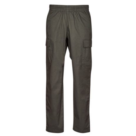 Pantalone Cargo Uomo New Balance Athletics Woven Pant Kaki, stylish e funzionale, ideale per il tempo libero e le attività all'aperto. Realizzato con materiali di alta qualità per garantire comfort e durata, questo pantalone cargo presenta tasche pratiche, perfette per riporre i tuoi oggetti essenziali. Scegli il New Balance Athletics Woven Pant Kaki per un look moderno e sporty, perfetto per ogni occasione.