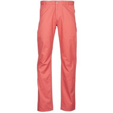 Pantalone Chino Uomo Dockers ALPHA LIGHTWEIGHT TWILL Rosso, svolto con eleganza e comfort. Questo pantalone versatile è ideale per ogni occasione, realizzato in tessuto leggero e traspirante. Perfetto per un look casual o formale, il Dockers Pantalone ALPHA LIGHTWEIGHT TWILL Rosso è un must-have nel guardaroba maschile. Scegli la qualità e lo stile distintivo di Dockers.