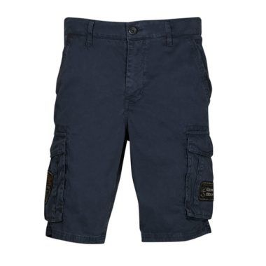 Pantaloni corti uomo Petrol Industries Shorts Cargo 509 in colore marine, ideali per un look casual e versatile. Questi shorts sono perfetti per le attività estive, grazie al loro design pratico con tasche funzionali. Realizzati con materiali di alta qualità, offrono comfort e stile per ogni occasione. Scegli Petrol Industries per un abbigliamento alla moda e funzionale.