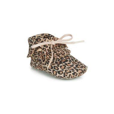 Pantofole per bambina Citrouille et Compagnie LILIFI in marrone, ideali per comfort e stile. Perfette per l'uso quotidiano, queste pantofole offrono una calzata ottimale e un design accattivante. Scegli le pantofole LILIFI per assicurare il massimo del calore e della comodità alle tue piccole. 