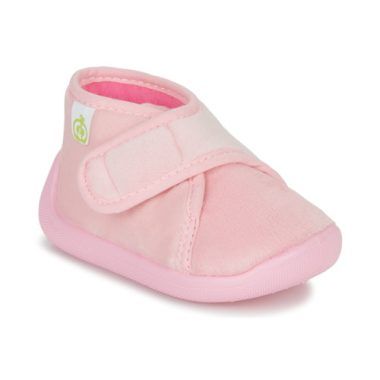 Pantofole bambina ragazza Citrouille et Compagnie NEW 66 Rosa, ideali per comfort e stile. Queste pantofole sono perfette per le piccole, con un design accattivante e materiali di alta qualità. Adatte per l'inverno, offrono calore e sicurezza. Perfette da indossare in casa o per momenti di relax, rendendo ogni passo morbido e piacevole. Acquista ora le pantofole Citrouille et Compagnie per un regalo pratico e alla moda.