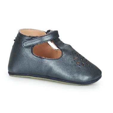 Pantofole bambina ragazza Easy Peasy LILLYP Blu, in morbido tessuto e design accattivante, ideali per il comfort quotidiano. Scarpe per bambini pratiche e alla moda, perfette per l’asilo e per la casa. Acquista le pantofole Easy Peasy LILLYP Blu per garantire stile e comodità ai tuoi piccoli.
