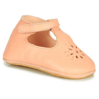 Pantofole bambina ragazza Easy Peasy LILLYP Rosa, realizzate in morbido materiale per il massimo comfort, con design trendy e colore delicato. Perfette per la casa, ideali per le piante dei piedi fresche e protette. Scarpe per bambini di alta qualità, pratiche e alla moda. Acquista ora le pantofole Easy Peasy per completare il guardaroba delle tue piccole!