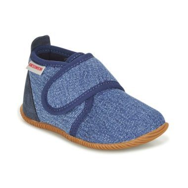 Pantofole Giesswein per bambina ragazza STRASS SLIM FIT in blu, perfette per comfort e stile. Realizzate con materiali di alta qualità, offrono un'ottima vestibilità e sono ideali per l'uso quotidiano. Design elegante e pratico, perfetto per la casa o per l’uso in interni. Un must-have per ogni giovane fashionista!