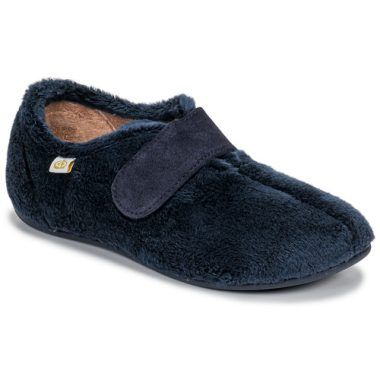 Pantofole bambino ragazzo Citrouille et Compagnie LAFINOU Blu, design elegante e confortevole, ideali per casa e tempo libero. Realizzate con materiali di alta qualità per garantire durata e comodità, queste pantofole sono perfette per ogni stagione. Disponibili in diverse misure, sono la scelta ideale per i più piccoli che amano il comfort e lo stile. Acquista ora le pantofole Citrouille et Compagnie LAFINOU Blu e regala al tuo bambino un tocco di moda e comfort!