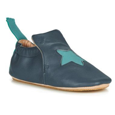 Pantofole Easy Peasy per bambini e ragazzi BLUBLU ETOILE in blu, comode e stilose, ideali per l'uso quotidiano. Queste pantofole sono realizzate con materiali di alta qualità e garantiscono comfort e durata. Perfette per casa o scuola, queste pantofole sono la scelta ideale per il tuo bambino.
