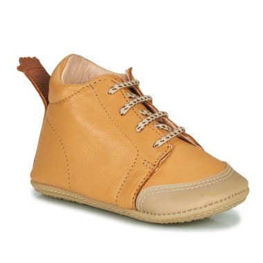 Pantofole Easy Peasy per bambini ragazzo modello IGO B in marrone, realizzate con materiali di alta qualità per un comfort ottimale. Ideali per l'uso quotidiano, queste pantofole sono perfette per tenere i piedi caldi e protetti. Design elegante e pratico, adatte a tutte le stagioni. Scopri il miglior footwear per bambini con Easy Peasy, un marchio rinomato per la sua attenzione ai dettagli e alla sostenibilità.
