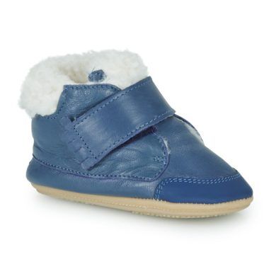 Pantofole Easy Peasy per bambino e ragazzo MY IFOU in blu, ideali per comfort e stile. Realizzate con materiali di alta qualità, offrono un sostegno eccellente per i piedi dei più piccoli. Perfette per l'uso giornaliero, queste pantofole sono leggere e facili da indossare, rendendole un'ottima scelta per la casa. Scegli le Easy Peasy MY IFOU blu per un look contemporaneo e un comfort duraturo.