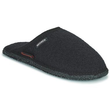 Pantofole Giesswein TINO Nero per uomo, eleganti e confortevoli, ideali per l'uso domestico. Realizzate con materiali di alta qualità, offrono un'ottima traspirabilità e comfort durante tutto il giorno. Perfette per chi cerca stile e praticità, queste pantofole sono un must-have per l'abbigliamento casual maschile.